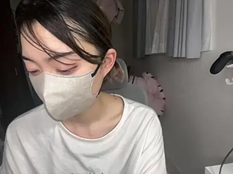 Snapshot of naginagisan chatting on 27, 7, 2026 naginagisan online show from 27, 7, 2026