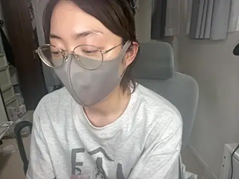 Snapshot of naginagisan chatting on 5, 8, 2026 naginagisan online show from 5, 8, 2026