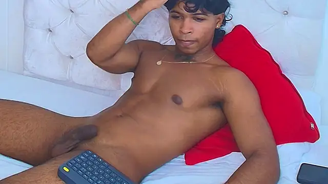 Snapshot of cassian_gold chatting on 9, 6, 2026 cassian gold online show from 9, 6, 2026
