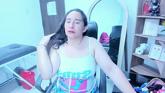 LeilaSmith  online show from 27, 5, 2026