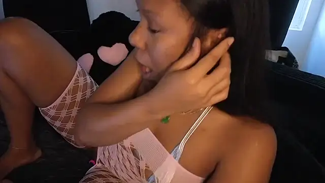 Snapshot of __suki chatting on 14, 9, 2025 suki online show from 14, 9, 2025