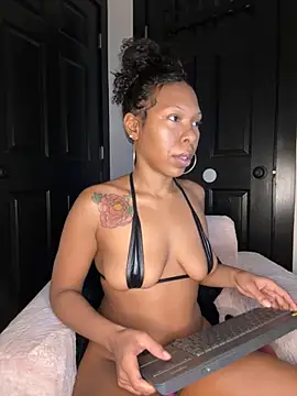 Snapshot of __suki chatting on 13, 11, 2025 suki online show from 13, 11, 2025