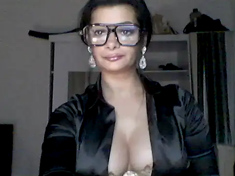 Pillango1212 online show from 23, 9, 2025