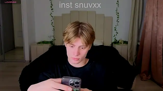 Snapshot of LouieEvans chatting on 29, 10, 2025 LouieEvans online show from 29, 10, 2025