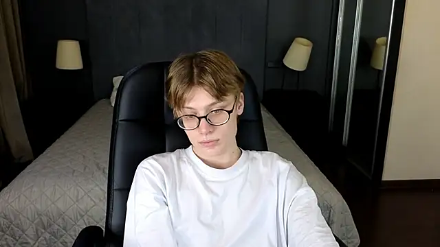 Snapshot of LouieEvans chatting on 3, 11, 2025 LouieEvans online show from 3, 11, 2025