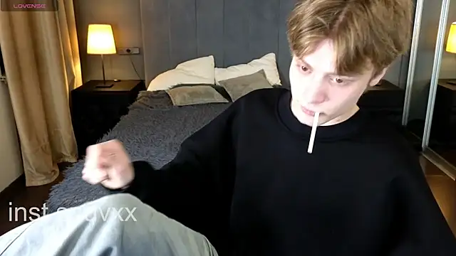 Snapshot of LouieEvans chatting on 9, 11, 2025 LouieEvans online show from 9, 11, 2025