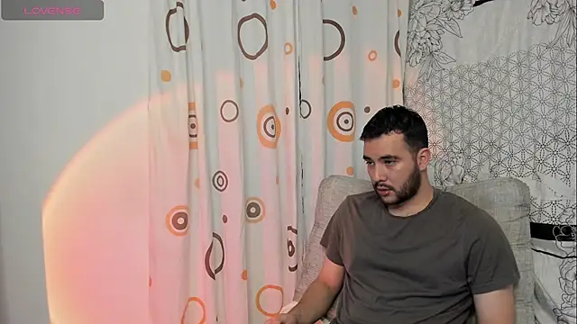 Snapshot of matti_de_lucaa chatting on 17, 12, 2025 matti de lucaa online show from 17, 12, 2025