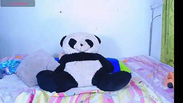 Snapshot of Gracce-Smith chatting on 23, 11, 2025 Gracce-Smith online show from 23, 11, 2025