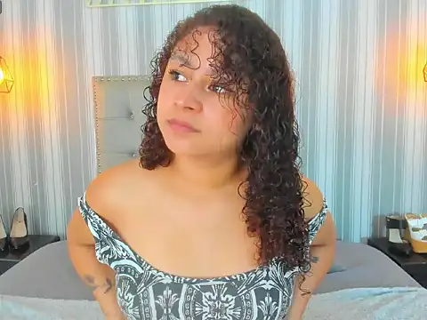 Snapshot of Sofiapassionne chatting on 24, 2, 2026 Sofiapassionne online show from 24, 2, 2026