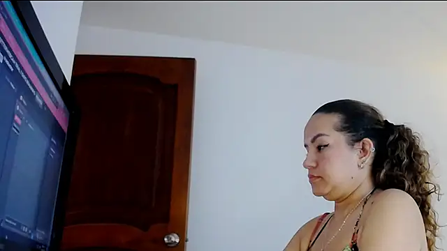 Dulce  Lovee online show from 24, 9, 2025