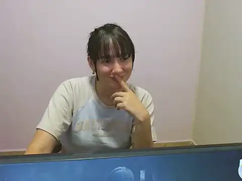 Snapshot of butterflyfree1 chatting on 19, 9, 2025 butterflyfree1 online show from 19, 9, 2025