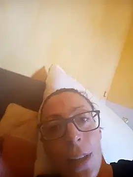 Snapshot of Astrid3 chatting on 22, 10, 2025 Astrid3 online show from 22, 10, 2025