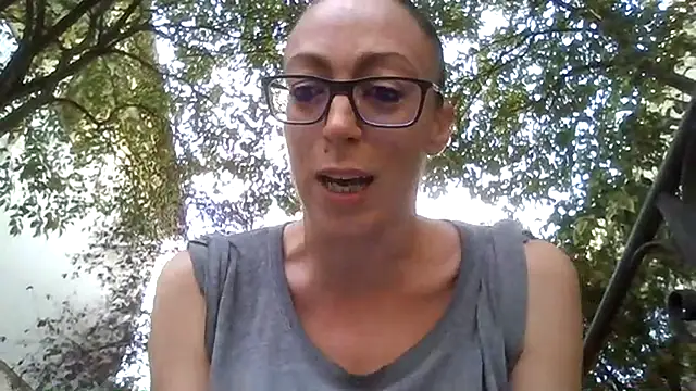 Snapshot of Astrid3 chatting on 31, 10, 2025 Astrid3 online show from 31, 10, 2025