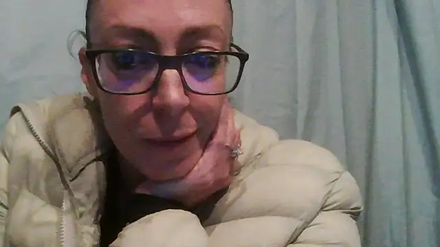 Snapshot of Astrid3 chatting on 18, 11, 2025 Astrid3 online show from 18, 11, 2025