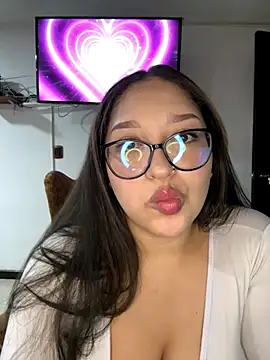 Snapshot of Whiitney_Bloom chatting on 16, 11, 2025 Whiitney Bloom online show from 16, 11, 2025