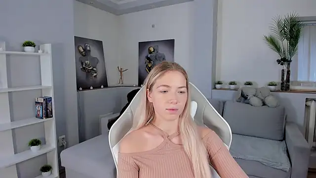 Susan Mimi online show from 28, 9, 2025