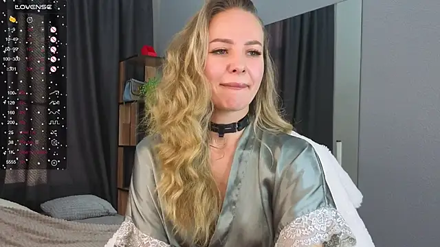 Hloya Mei online show from 23, 10, 2025