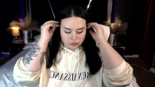 SerahMirabeli online show from 3, 12, 2025