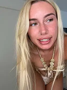 Snapshot of SexySaraxxoo chatting on 3, 6, 2026 SexySaraxxoo online show from 3, 6, 2026