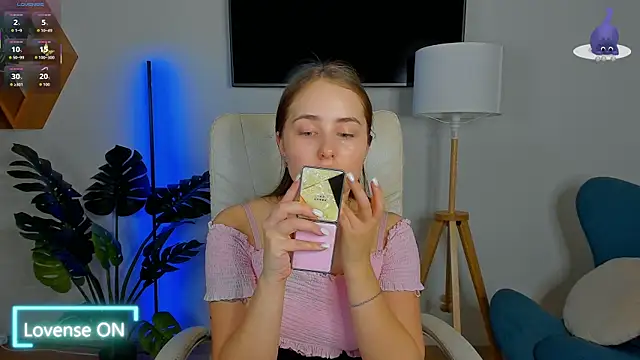 Sweet  Amily online show from 30, 9, 2025