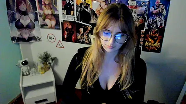 Snapshot of NeyliDream chatting on 10, 10, 2025 NeyliDream online show from 10, 10, 2025