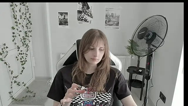 Snapshot of NeyliDream chatting on 7, 6, 2026 NeyliDream online show from 7, 6, 2026