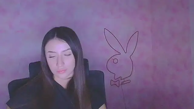 Snapshot of AlisaBubbles chatting on 8, 11, 2025 AlisaBubbles online show from 8, 11, 2025