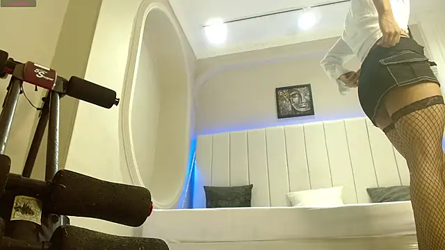 kendra lux1 online show from 31, 10, 2025