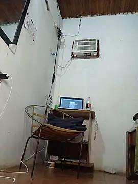 Snapshot of girlpee chatting on 1, 7, 2026 girlpee online show from 1, 7, 2026