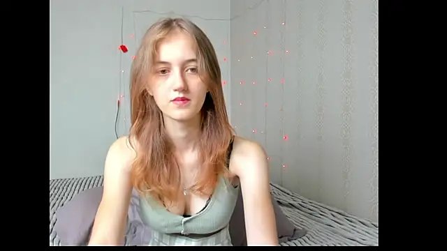Snapshot of dreamy_pollyyy chatting on 24, 6, 2026 dreamy pollyyy online show from 24, 6, 2026
