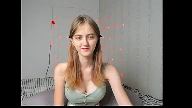 Snapshot of dreamy_pollyyy chatting on 2, 7, 2026 dreamy pollyyy online show from 2, 7, 2026