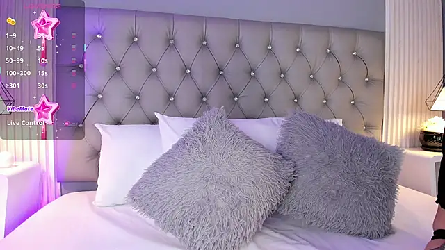 LunaBloomn online show from 18, 3, 2026