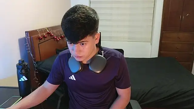 tightncuteass online show from 21, 11, 2025