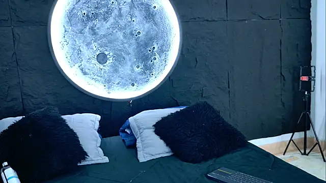 IvannaaVega online show from 8, 4, 2026