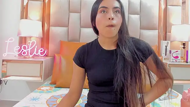 Leslie Bussh  online show from 24, 9, 2025