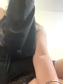 Snapshot of Wild-Nayra chatting on 17, 9, 2025 Wild-Nayra online show from 17, 9, 2025