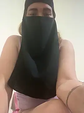 Snapshot of Wild-Nayra chatting on 5, 10, 2025 Wild-Nayra online show from 5, 10, 2025