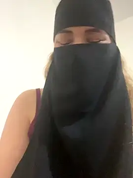 Snapshot of Wild-Nayra chatting on 6, 10, 2025 Wild-Nayra online show from 6, 10, 2025