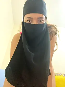 Snapshot of Wild-Nayra chatting on 8, 10, 2025 Wild-Nayra online show from 8, 10, 2025