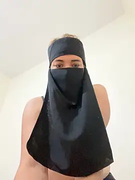 Snapshot of Wild-Nayra chatting on 16, 10, 2025 Wild-Nayra online show from 16, 10, 2025