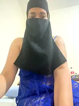 Snapshot of Wild-Nayra chatting on 6, 11, 2025 Wild-Nayra online show from 6, 11, 2025