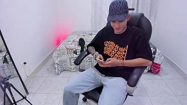 Snapshot of weesley_boy chatting on 26, 9, 2025 weesley boy online show from 26, 9, 2025