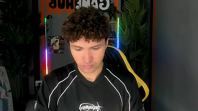 Snapshot of JonnyDarka chatting on 28, 11, 2025 JonnyDarka online show from 28, 11, 2025