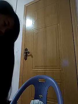 luy-xinh02 online show from 4, 11, 2025