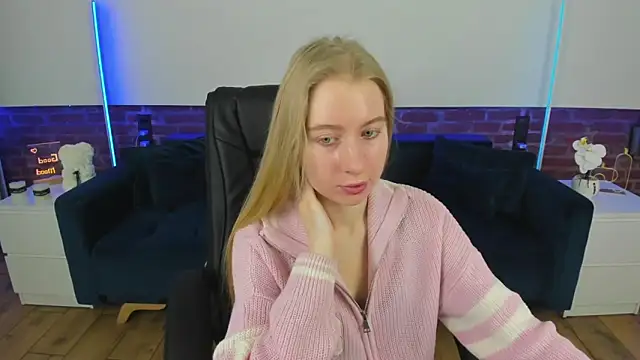 Alina Blonde online show from 16, 2, 2026
