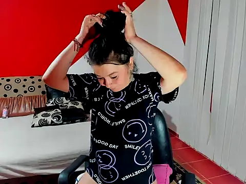 Soffy Skye online show from 7, 11, 2025