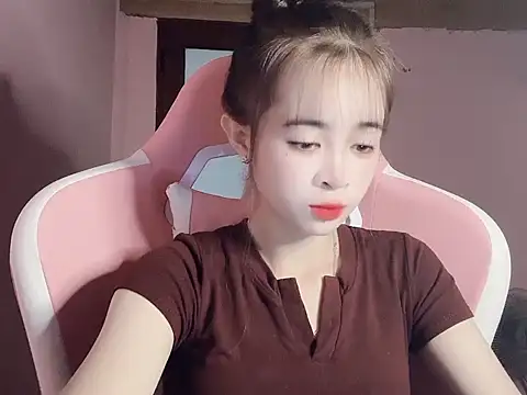 Snapshot of Suna7383 chatting on 12, 11, 2025 Suna7383 online show from 12, 11, 2025