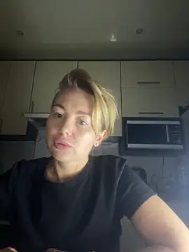 MartaLuna  online show from 13, 11, 2025