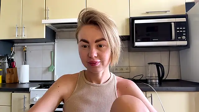 Snapshot of MartaLuna_ chatting on 29, 6, 2026 MartaLuna online show from 29, 6, 2026