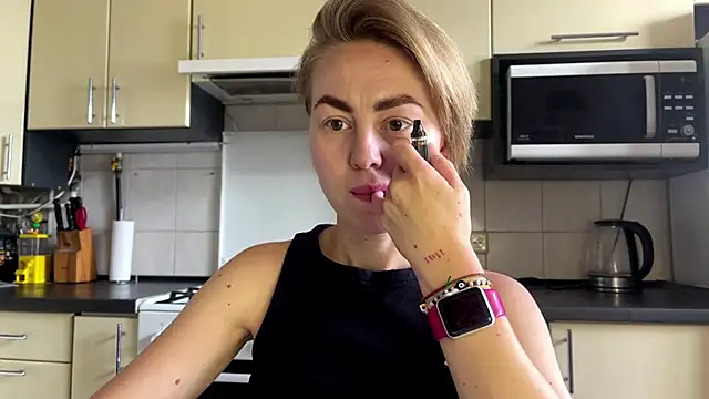 Snapshot of MartaLuna_ chatting on 11, 7, 2026 MartaLuna online show from 11, 7, 2026